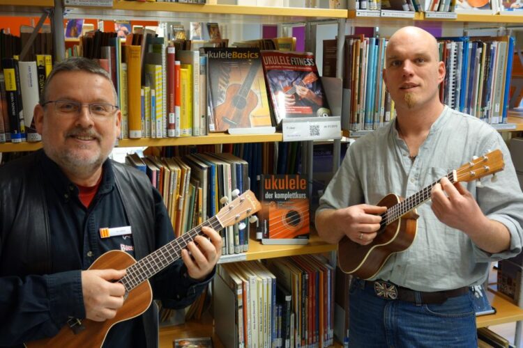 Hawaii-Feeling in der Stadtbücherei: Ukulelen zum Ausleihen Hawaii-Feeling in der Stadtbücherei: Ukulelen zum Ausleihen