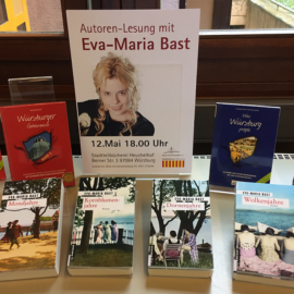 Auf Spurensuche in der Stadtgeschichte: Eva-Maria Bast liest aus „Würzburger Geheimnisse“